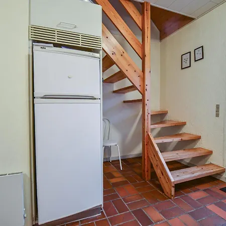 Lovely In With Outdoor Swimming Pool Apartment *