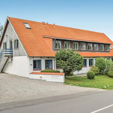 Lovely In With Outdoor Swimming Pool Apartment *